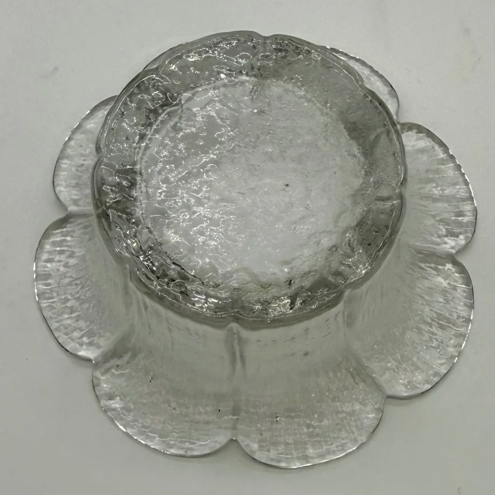 Vtg Finnish Art Glass Scalloped Petal Bowl Dish MCM light blue cerium UV glow